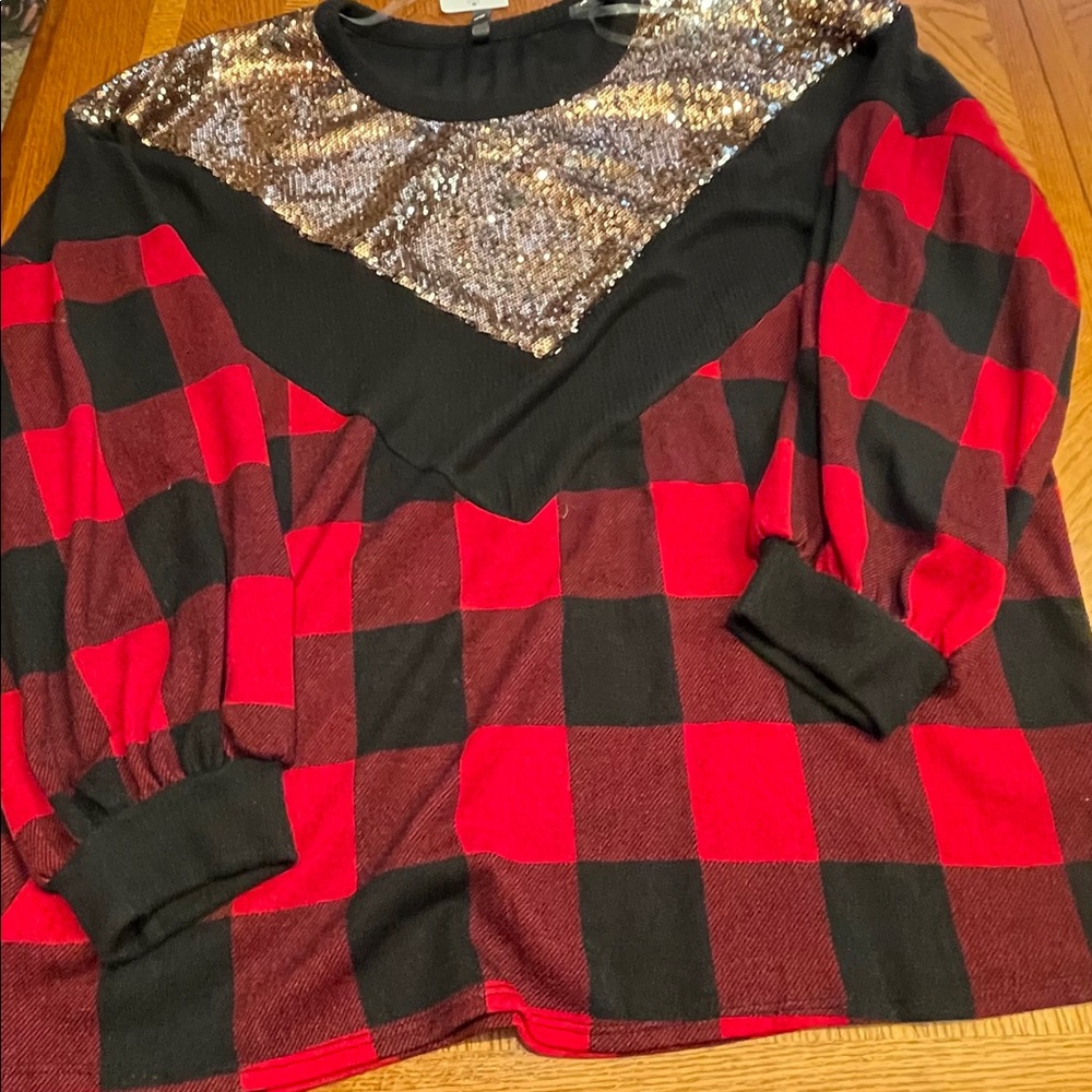 Curvy winter wander top
